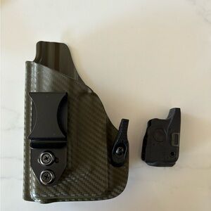 Carbon Fiber Holster with Black Clip